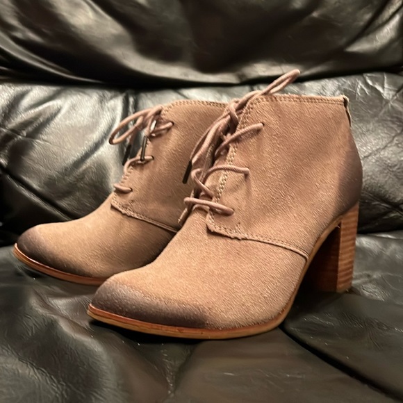 Toms Shoes - New Toms suede beige/tan heeled boots